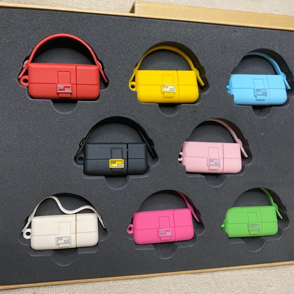 Rare FENDI Flash Drive Media Gift set Fendi Baguette - Picture 3 of 6